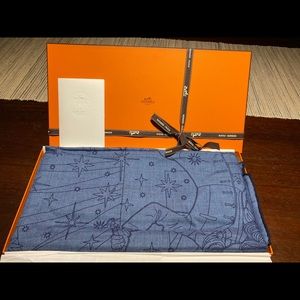 Hermès cashmere scarf 70% cashmere 30% silk
